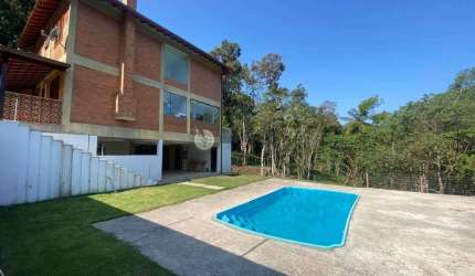 Casa com 4 quartos sendo 1 suíte, 2.000 m² de terreno, em condomínio em Três Córregos - Teresópolis/RJ.