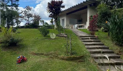 Casa para venda com 4 quartos sendo 2 suítes, 220 m² Comary - Teresópolis/RJ.