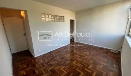 Apartamento com 2 quartos para alugar na Rua Olímpio de Castro, Jardim Sulacap, Rio de Janeiro, 58 m2 por R$ 1.200