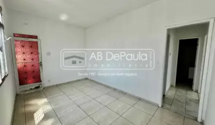 Apartamento com 2 quartos para alugar na Avenida de Santa Cruz, Realengo, Rio de Janeiro, 60 m2 por R$ 1.100