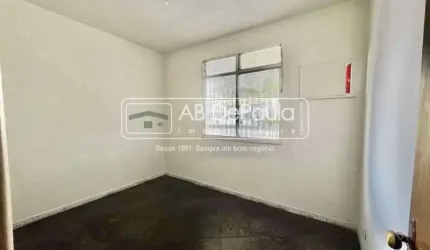 Apartamento com 2 quartos para alugar na Rua Piraquara, Realengo, Rio de Janeiro por R$ 1.100