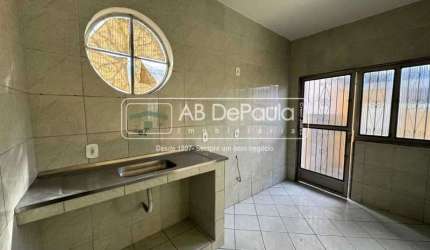 Apartamento com 3 quartos para alugar na Avenida Marechal Fontenelle, Magalhães Bastos, Rio de Janeiro, 150 m2 por R$ 1.600