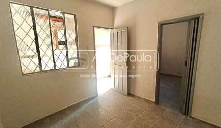 Casa com 1 quarto para alugar na Rua Pedro Labatut, Honório Gurgel, Rio de Janeiro, 40 m2 por R$ 680