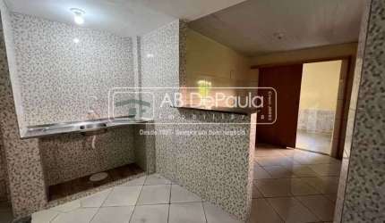 Casa com 2 quartos para alugar na Rua Regência, Realengo, Rio de Janeiro, 50 m2 por R$ 900