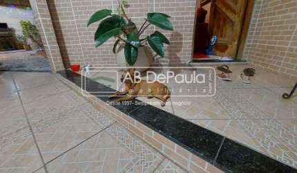 Casa em condomínio fechado com 2 quartos à venda na Rua Raul Riff, Bangu, Rio de Janeiro, 160 m2 por R$ 370.000