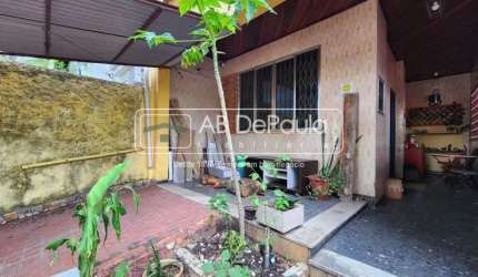 Casa com 2 quartos à venda na Rua Grapiuna, Vila Valqueire, Rio de Janeiro, 48 m2 por R$ 399.000