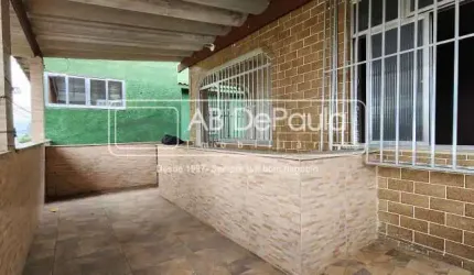 Casa com 3 quartos à venda na Rua Nuncio Ostni, Magalhães Bastos, Rio de Janeiro, 252 m2 por R$ 349.000