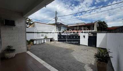 Casa com 3 quartos à venda na Rua Maria Graham, Jardim Sulacap, Rio de Janeiro, 228 m2 por R$ 695.000