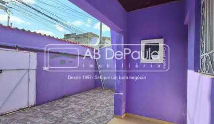 Casa com 3 quartos à venda na Rua Irmã Alegria, Realengo, Rio de Janeiro, 91 m2 por R$ 285.000