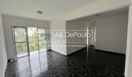 Apartamento com 2 quartos para alugar na Rua Bárbara Heliodora, Jardim Sulacap, Rio de Janeiro, 55 m2 por R$ 900