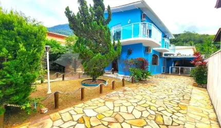 Sobrado com 5 Dormitórios e Piscina, Portal da Olaria  São Sebastião  SP