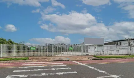 Salão comercial, com amplo terreno para locação