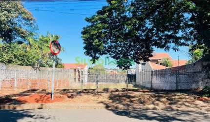 Lote à venda por R$ 850.000,00 na Zona 04 de Maringá-PR
