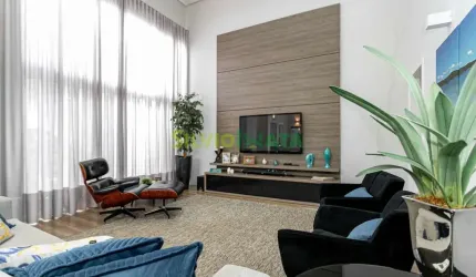 Casa em condomínio fechado na Zona 08 de Maringá-PR, por R$ 2.390.000,00