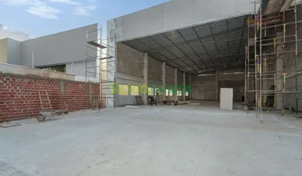 Excelente barracão para locação - Localizado a poucos metros do Eurogarden