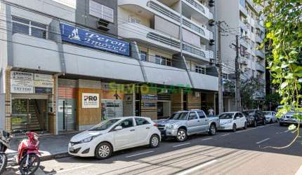 EXCELENTE SALA COMERCIAL EM SOBRELOJA, COM AMPLO ESPAÇO, PARA LOCAR NO CENTRO DE MARINGÁ.