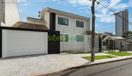 Sobrado à venda por R$ 1.595.000,00 no Jardim Itália, Maringá-PR