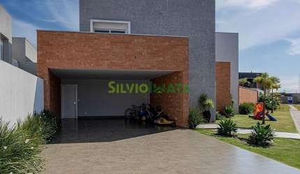 SOBRADO PARA LOCAÇÃO NO CONDOMÍNIO ECOGARDEN COM 243 M² DE ÁREA CONSTRUIDA