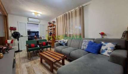 Oportunidade Única: Duas Residências no Mesmo Terreno  Ideal para Morar e Investir!