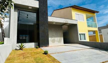 Casa térrea 03 dormitórios, pé direto alto, área gourmet integrada..