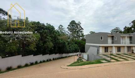 CASA 2 SUÍTES, 75m², 2 VAGAS, CONDOMÍNIO LAZER COMPLETO. KM 26 DA RAPOSO