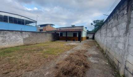 Casa dois quartos/terreno plano em Grama