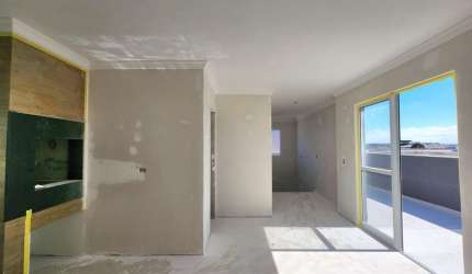 Cobertura aconchegante, face norte, com 3 quartos sendo 1 suíte, terraço gourmet com salão churrasqueira e solarium