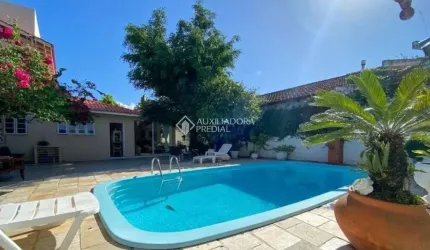 Casa com 3 quartos para alugar na João Alexandrino Daniel, 78, Campeche, Florianópolis, 330 m2 por R$ 10.000
