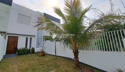 Casa com 3 quartos para alugar na Mogno, 79, Campeche, Florianópolis, 110 m2 por R$ 5.900