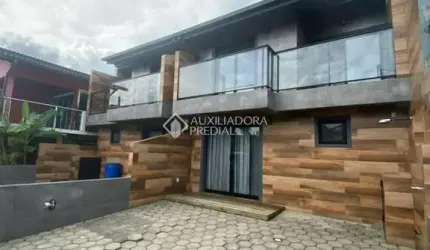 Casa com 2 quartos para alugar na Da Tarrafa, 24, Capão, Garopaba, 100 m2 por R$ 4.700