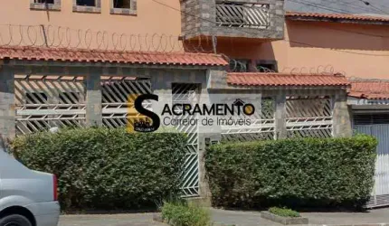 Casa espaçosa para morar ou investir na Região do Parque do Carmo!