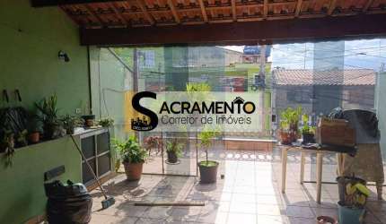 Casa espaçosa com 2 pavimentos para morar ou investir na ZL!