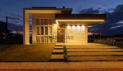 Casa Alto Padrão no Condomínio Rosa Internacional.