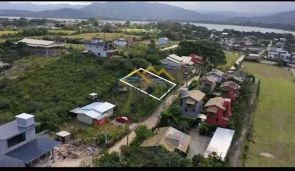 Terreno à venda no bairro Praia do Rosa - Imbituba/SC