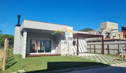 Casa à venda no bairro Praia do Siriú - Garopaba/SC