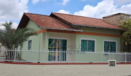 Casa com 3 quartos à venda na Rua Canoas, Iririú, Joinville, 150 m2 por R$ 585.000