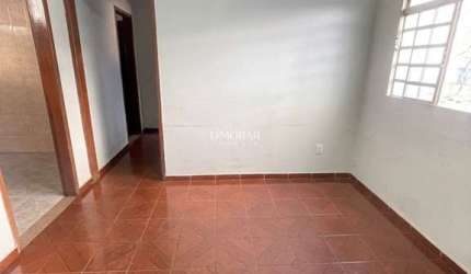 Casa com 2 quartos para alugar no Lagoa (Justinópolis), Ribeirão das Neves  por R$ 1.500