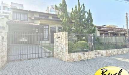Vendo Casa de Alvenaria no Floresta com 2 quartos + 2 suítes e 220m² de área construída