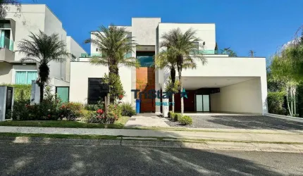 Suntuoso sobrado com arquitetura impar em condomínio fechado