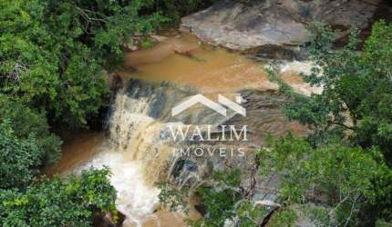 Oportunidade Única: Terreno de 16 Hectares em Itaguara, MG com Cachoeira Privativa!