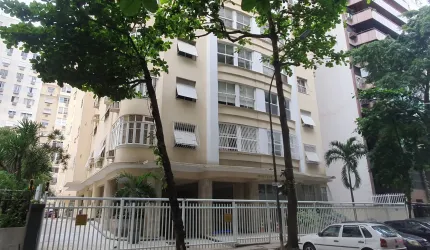 Apartamento à venda  com 4 quarto(s)