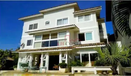 Casa cinematográfica em condomínio com 4 dormitórios mais escritório  à venda, 600 m² por R$ 2.200.000 - Pendotiba - Niterói - ESTUDA PERMUTA.
