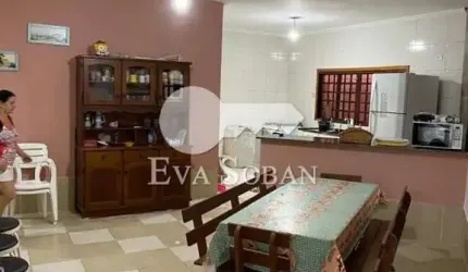 Casa a 600 metros da praia do Massguaçu.
