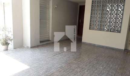 Casa à venda com 3 dormitórios, 2 ediculas nos funtos (independentes), 245m² de construção, Vila Ar