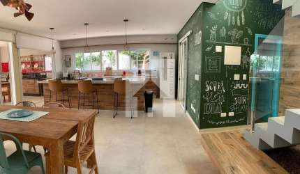 Magnifico  Sobrado à venda com 3 Dormitórios sendo 1 Suíte, Área Gourmet, Piscina de Borda Infinita