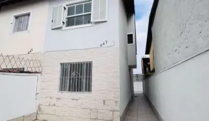 Linda casa à venda em Taboão da Serra-SP, bairro Cidade Intercap: 2 quartos, 2 salas, 2 banheiros, 2 vagas de garagem, 88,58 m².