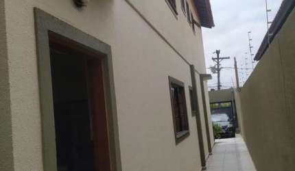 Imóvel à venda em Taboão da Serra-SP: Casa com 3 quartos, 1 suíte, 2 salas, 3 banheiros, 2 vagas de garagem e 94m² - Parque Monte Alegre