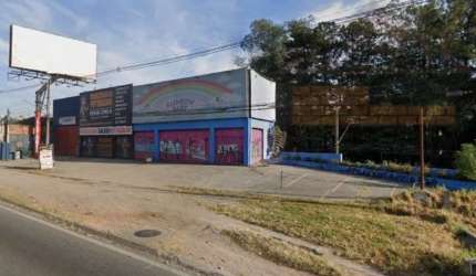 Salão Comercial na Cidade Intercap, Taboão da Serra-SP: 2 Banheiros, 5 Vagas de Garagem e 120m² de Área!