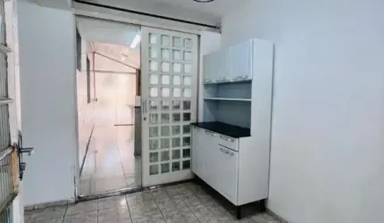 Casa à venda em Taboão da Serra-SP, Jardim Maria Rosa: 3 quartos, 1 suite, 2 salas, 2 banheiros, 2 vagas, 135m²