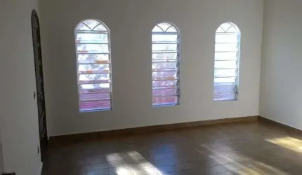 Casa com 3 quartos à venda na Avenida Cavalheiro José Ferrari, Jardim Santo Antônio, Itatiba, 160 m2 por R$ 650.000